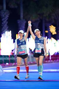 BIB: 769, 09697
                            <button type="button" onclick="openModal(22836056)" class="btn btn-primary btn-sm float-right btn-popup" data-toggle="modal" data-target=".modal-high-quality">
                        <i class="fas fa-shopping-cart"></i> Add to Cart
                    </button>
                                            <button type="button" onclick="isThisMe(22836056, true)" class="btn btn-success btn-sm float-right btn-popup btn-isme hidden" data-toggle="tooltip" data-placement="bottom" title="นี่คือรูปของคุณใช่ไหม คลิกที่นี่เพื่อเอาเข้าอัลบั้ม">
                        <i class="fas fa-plus"></i> Add to album
                    </button>
                    <button type="button" onclick="isThisMe(22836056, false)" class="btn btn-warning btn-sm float-right btn-popup btn-isnotme hidden">
                        <i class="fas fa-ban"></i> Remove from album
                    </button>